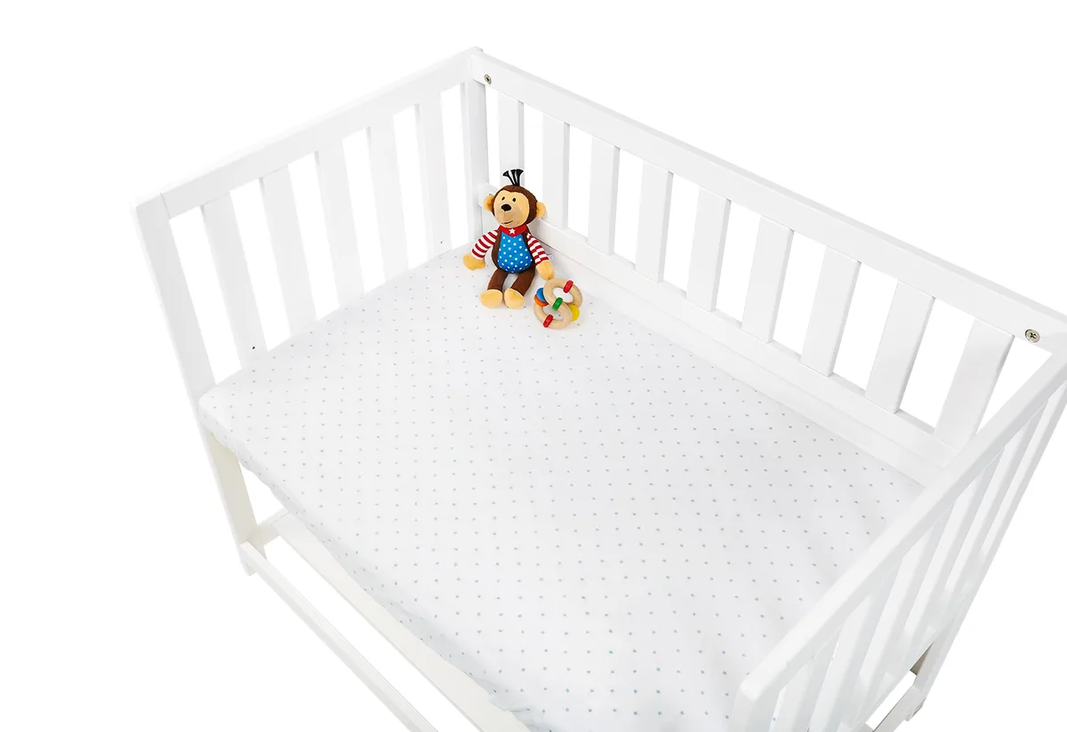 Pinolino Spannbettlaken für Wiege, Beistellbett und Kinderwagen (2 Stück), Jersey/Hellblaue Sterne - Bild 1